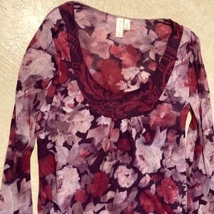 Women’s Petite size medium floral blouse